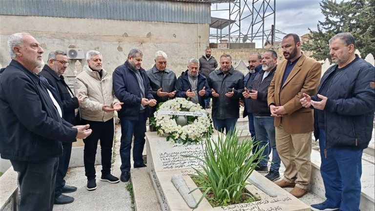 وفد من "حزب الله" زار ضريح الشهيد معروف سعد في ذكرى اغتياله: تأكيد على نهج المقاومة والوفاء لفلسطين