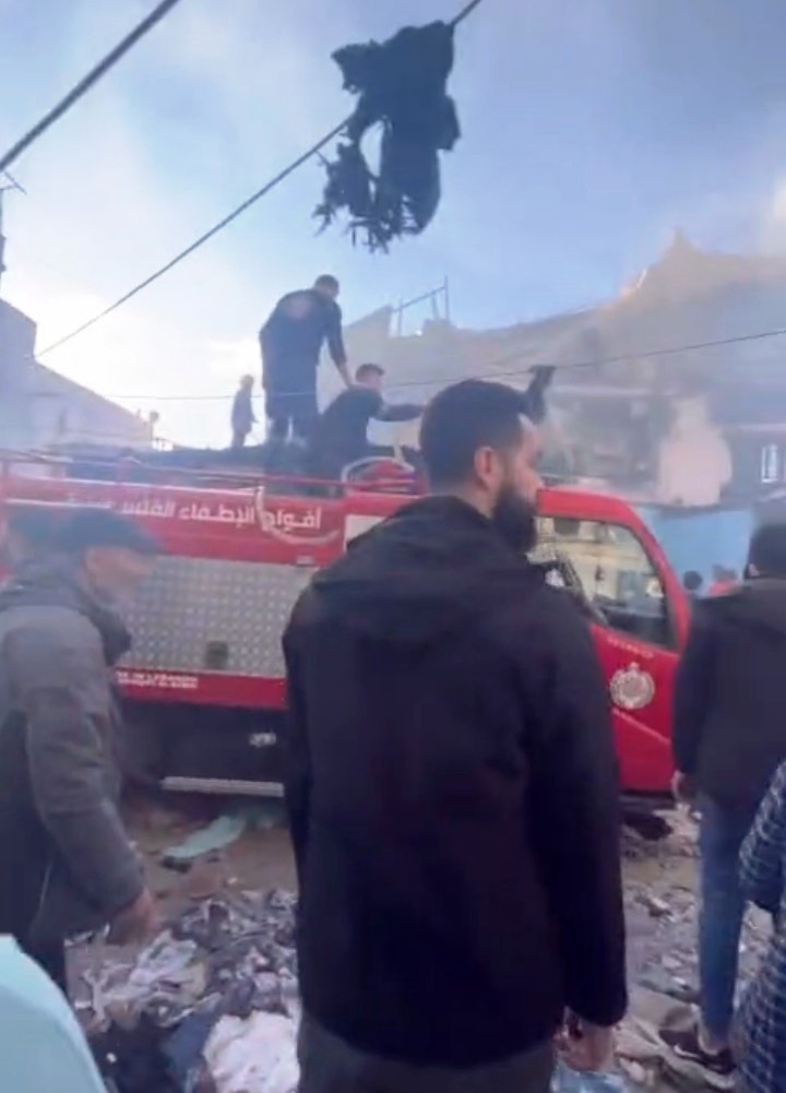 بالفيديو : الاضرار في المكان المستهدف في منطقة تعمير عين الحلوة