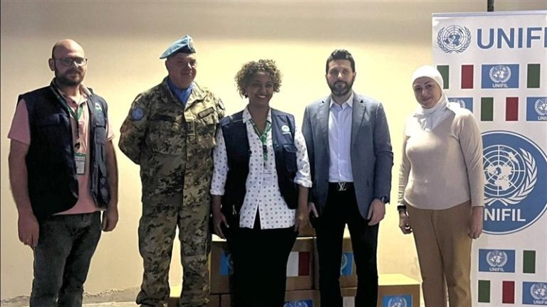 عكرة يتسلم مساعدات عينية من اليونيفيل مقدمة لبلدية صيدا