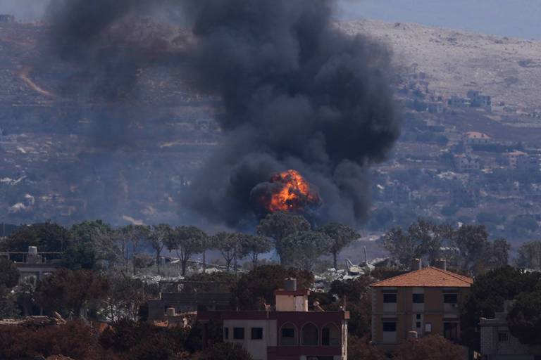 إسرائيل تغيّر أسلوبها في جنوب لبنان... تدمير استباقي قبل التوغل البرّي