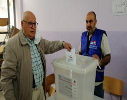 انتخابات لبنان انطلقت والسعودي اول المقترعين في صيدا.