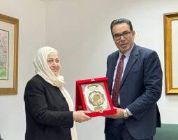 الحريري تلتقي وفد "النقابة العامة للعاملين بالغزل والنسيج في مصر"