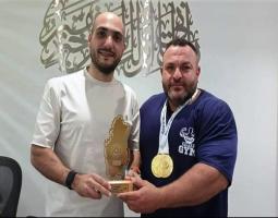 الصيدلي عمر مرجان يلتقي البطل الصيداوي السن "مشيداً بإحرازه المركز الأول"