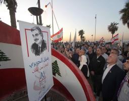 صيدا تضيء "شعلة الوفاء لرفيق الحريري"