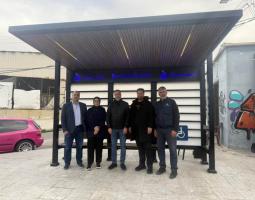 محطة إنتظار نموذجية للحافلات "Bus Stop" على الطريق البحرية لمدينة صيدا