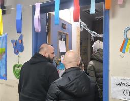 عمر مرجان يتفقد أوضاع النازحين في مدارس صيدا