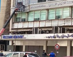 بلدية صيدا تباشر بازالة لافتة فرع 