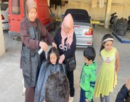 مقصّ صغير.. وفرح كبير: مبادرة تعيد بهجة العيد إلى الأطفال في مراكز إيواء صيدا !