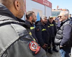 حجازي يتفقد موقع الغارة في صيدا : ما حصل جريمة حرب موصوفة تضرب عرض الحائط بكل القوانين الدولية