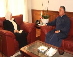 بهية الحريري تتفقد أضرار العدوان الإسرائيلي في ثانوية "البهاء"