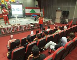 دورة تدريبية في الإسعافات الأولية للمتطوعين في مراكز إيواء النازحين في صيدا