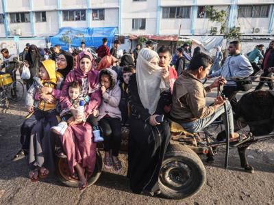 جموع اهالي غزة خرجوا الى الشوارع مع سريان وقف اطلاق النار