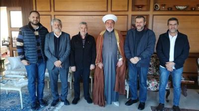 وفد من