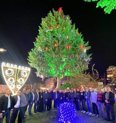اضاءة شجرة الميلاد في حارة صيدا بمشاركة المطران حداد وفعاليات