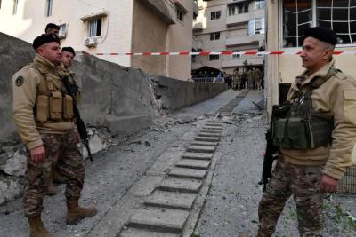 انزلاق استراتيجي: معركة صواريخ فوق كسروان “الدولة” تطرد السفير الإيراني… وعون: لا حرب اهلية