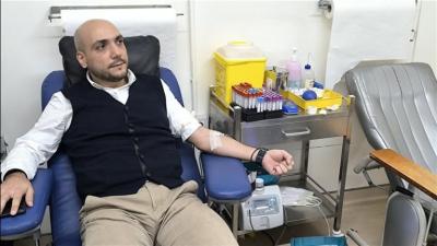 عمر مرجان يلبي نداء التبرع بالدم: التضامن الوطني أسمى أشكال الصمود والمواجهة