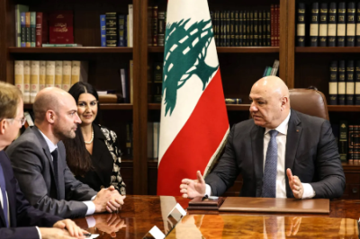 الرئيس اللبناني لبارو: نرحب بأي جهد فرنسي لمنع حصول فراغ بعد انسحاب «اليونيفيل»