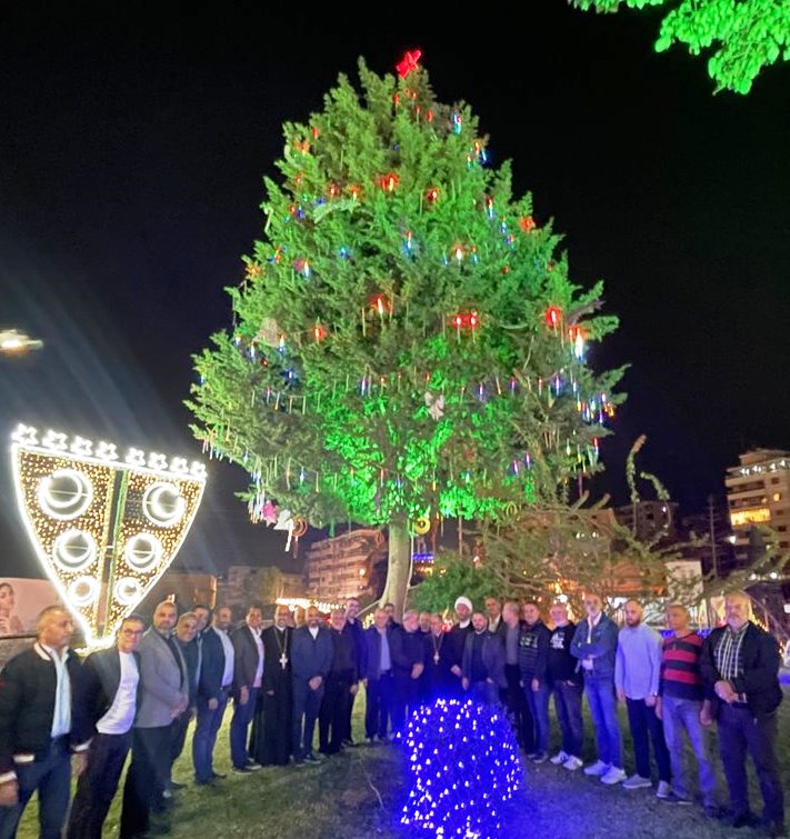 اضاءة شجرة الميلاد في حارة صيدا بمشاركة المطران حداد وفعاليات