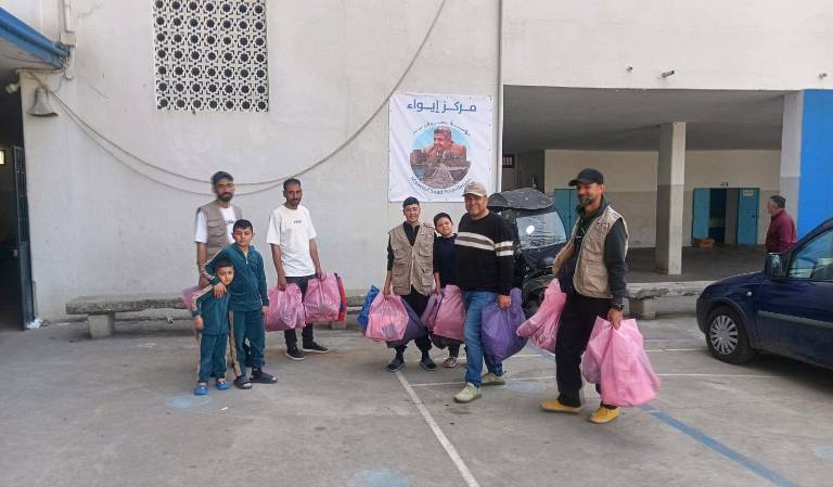 "كرامة الوطن من كرامة أهله"..شعار "مؤسسة معروف سعد" في مراكز ايواء النازحين في صيدا