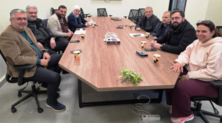 البزري يطالب بمضاعفة الدفعات الشهرية للمودعين ويلتقي حجازي و"غرفة إدارة الكوارث والأزمات" في بلدية صيدا.