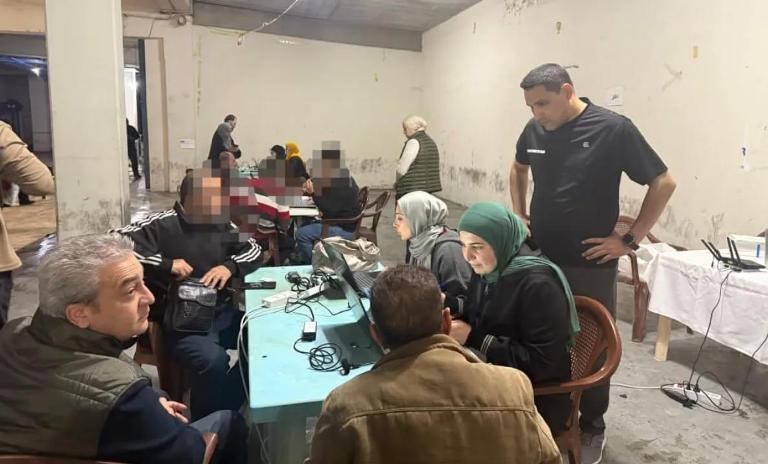 بلدية صيدا تباشر توزيع المساعدات المخصصة للعائلات النازحة المقيمة في المنازل