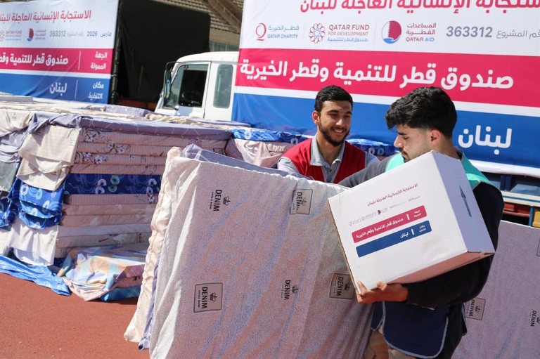 دولة قطر تقدم مساعدات غذائية وإيوائية للنازحين المتواجدين في صيدا