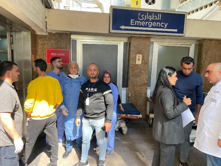 "مركز لبيب الطبي" في صيدا يستقبل 15 جريحا اصيبوا في الغارة على "مجمع الزهراء"