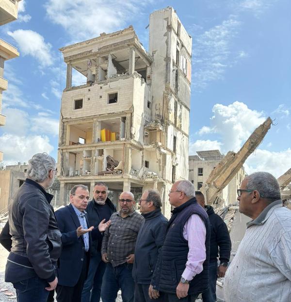 البزري يتفقّد الاضرار في "مجمع الزهراء" والأبنية السكنية والمعاهد والمؤسسات التربوية  في صيدا