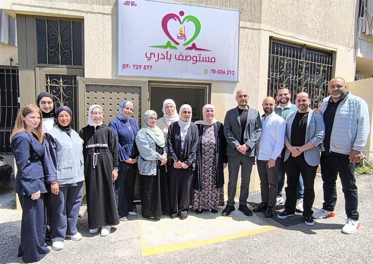 عمر مرجان يزور جمعية «بادري» مقدّما مساعدة طبية دعمًا لبرامجها الاجتماعية