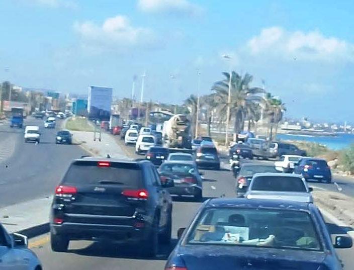 بدء فتح الطرق في مناطق الزهراني وصور والنبطية تمهيدا لعودة النازحين ..وبلدات دعت الى التريث في العودة